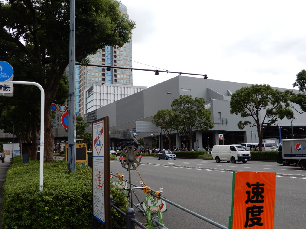 ぴあアリーナMM、北側からの外観