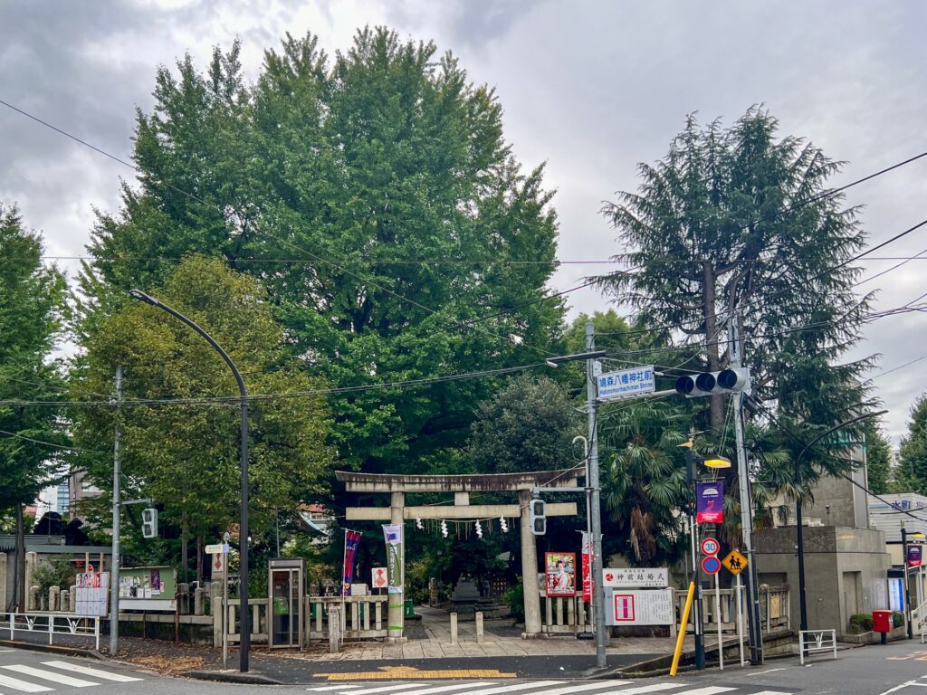 東京体育館から徒歩圏にある鳩森八幡神社の境内と、千駄ヶ谷の冨士塚周辺の風景